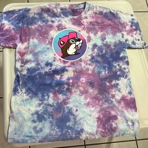 Buc-ee’s tye dye tee